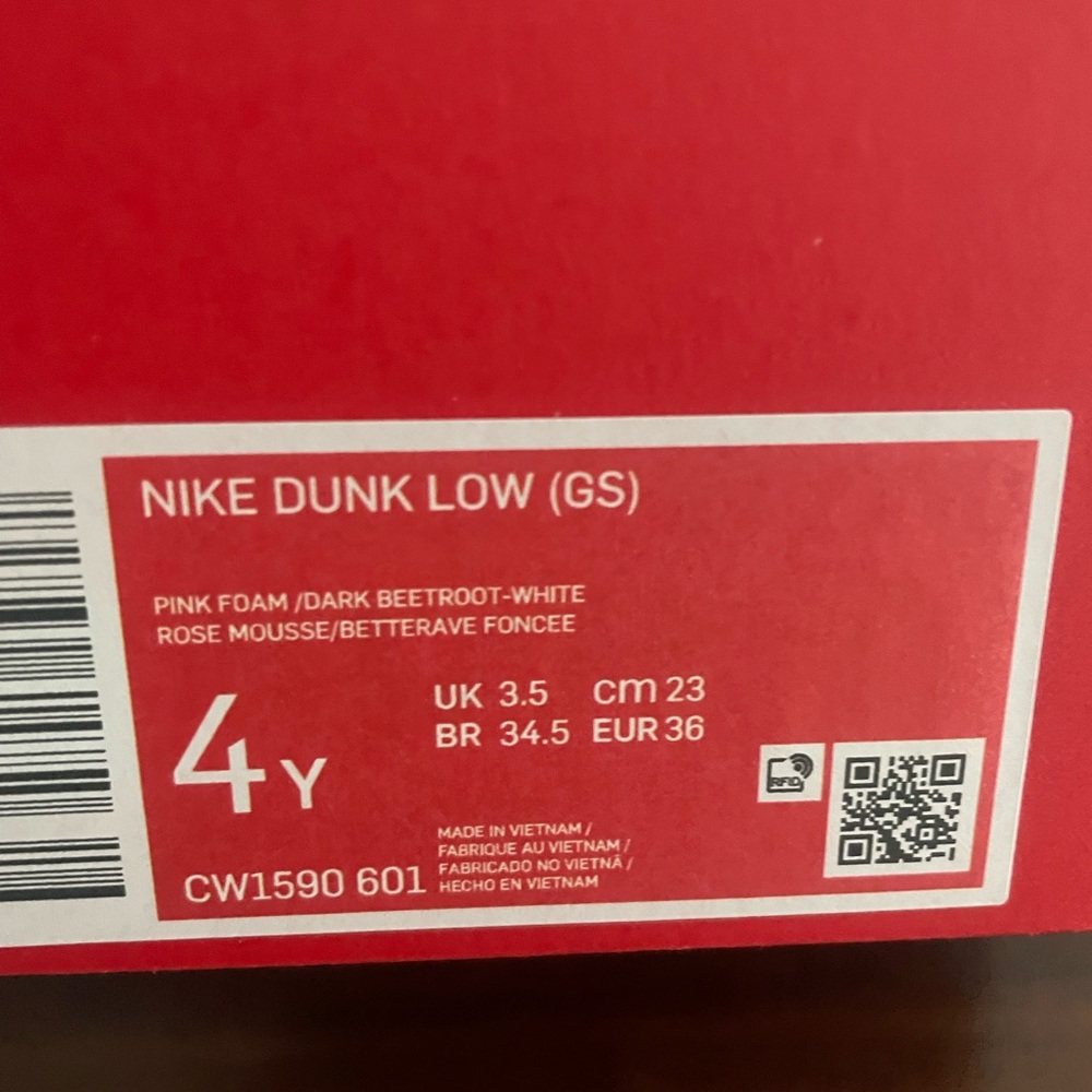 Kids Dunks - Picture 2 of 2